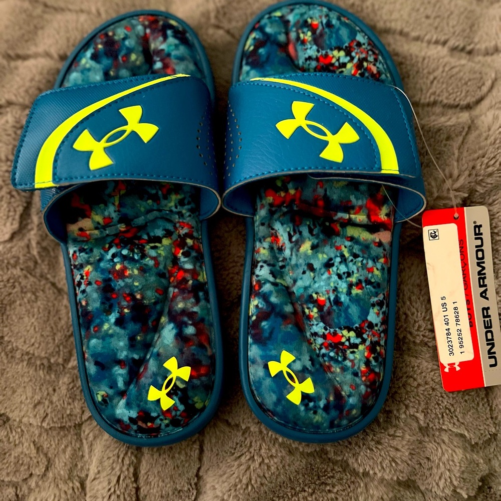 Under armor slides Boys size 5